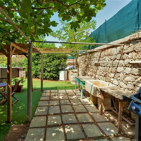 Lina Villa Marina Serra